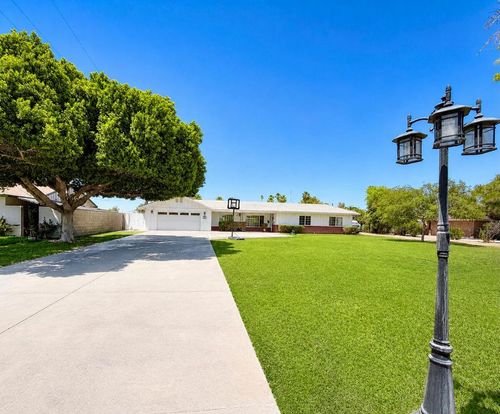 325 E Chanslor Way, Blythe, CA, 92225-1243 | Card Image