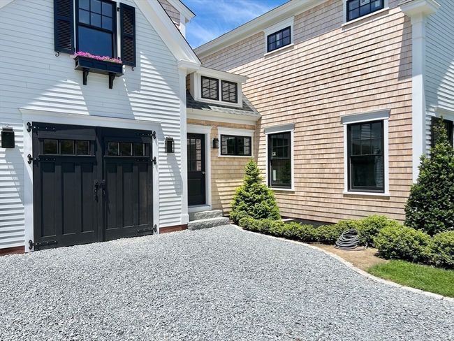 18 Bold Meadow Rd, House other with 4 bedrooms, 6 bathrooms and 4 parking in Edgartown MA | Image 5