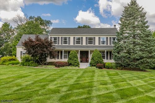 15 Weston Dr, PITTSTOWN, NJ, 08867-5149 | Card Image