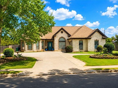 100 Wyckliffe Dr, Locust Grove, GA, 30248-2042 | Card Image