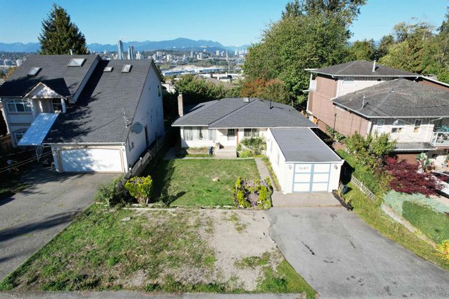 11687 98 A Avenue, House other with 4 bedrooms, 2 bathrooms and 4 parking in Surrey BC | Image 2