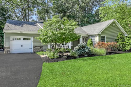 320 Blauvelt Rd, Pearl River, NY, 10965-2008 | Card Image
