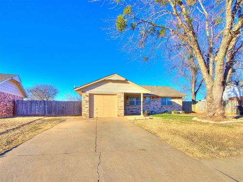 1621 Ne 6th Ter, Moore, OK, 73160-7915 | Card Image