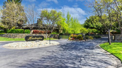 11390 Huntington Village Ln, Gold River, CA, 95670-7535 | Card Image