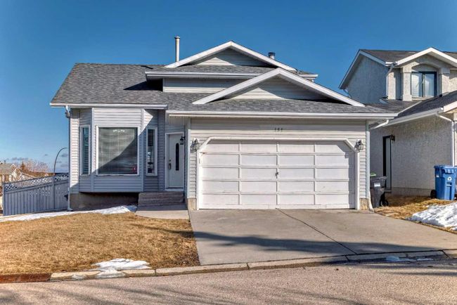 164 Sanderling Close Nw, Home with 5 bedrooms, 3 bathrooms and 2 parking in Calgary AB | Image 1