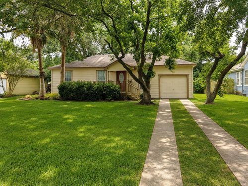 1211 17th Ave N, Texas City, TX, 77590-5716 | Card Image