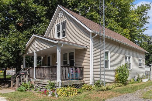 2 Spring St, Yale, MI, 48097-3442 | Card Image