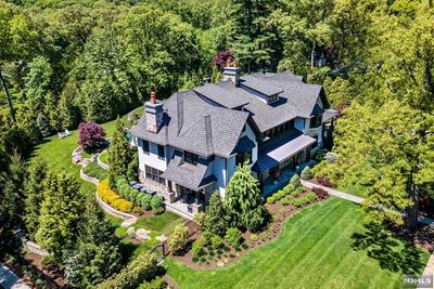 210 Heights Road, House other with 6 bedrooms, 4 bathrooms and null parking in Ridgewood NJ | Image 1