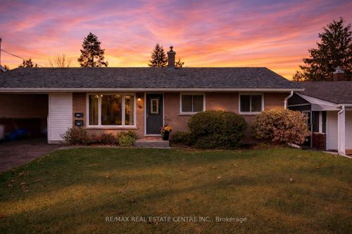 40 Centre St, Orangeville, ON, L9W2X2 | Card Image