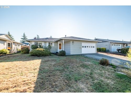 464 W Clackamas Cir, Woodburn, OR, 97071-4448 | Card Image