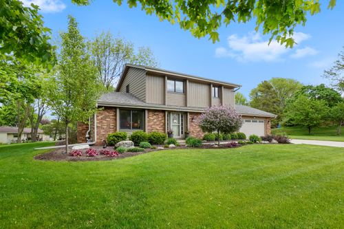 N99W16526 Rustic Ln, Germantown, WI, 53022-4944 | Card Image