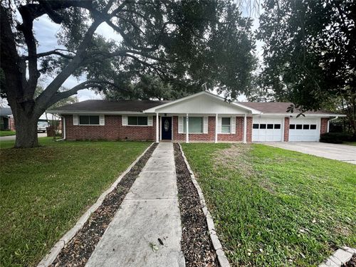 795 Vogel Dr, Lockhart, TX, 78644-3339 | Card Image