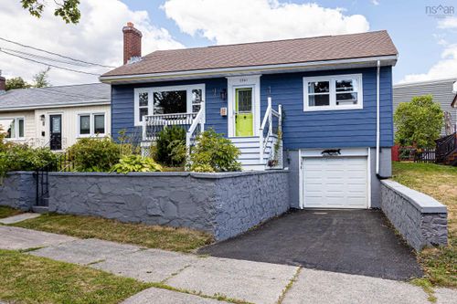 7041 Pearson Dr, Halifax, NS, B3L2K7 | Card Image