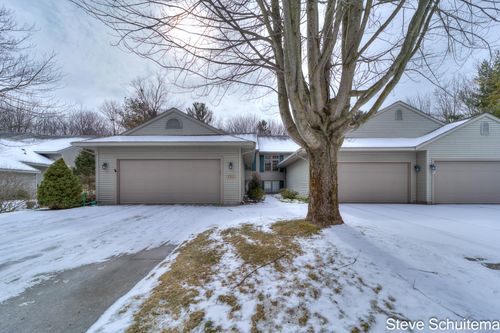 753 Tournament Cir, Norton Shores, MI, 49444-8743 | Card Image