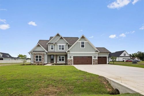 5817 Dottie Cir, Hope Mills, NC, 28348-1843 | Card Image