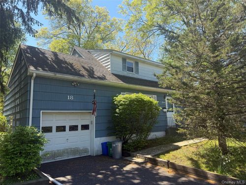 18 Greene Rd, Spring Valley, NY, 10977-4305 | Card Image