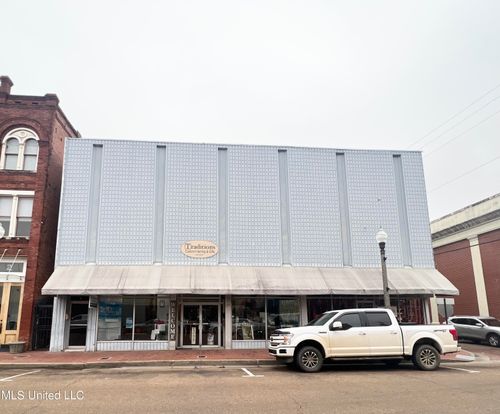 220 Howard St, Greenwood, MS, 38930-4334 | Card Image