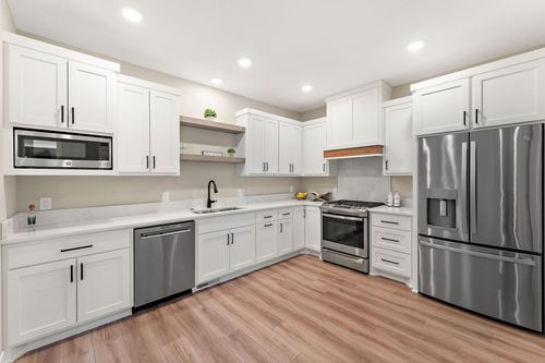 2446 County Road D W, Saint Paul, MN, 55112-7675 | Card Image