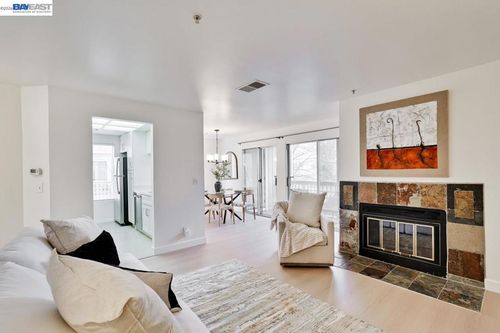 g-2709 Oak Rd, Walnut Creek, CA, 94597-2891 | Card Image