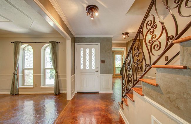 Foyer | Image 9