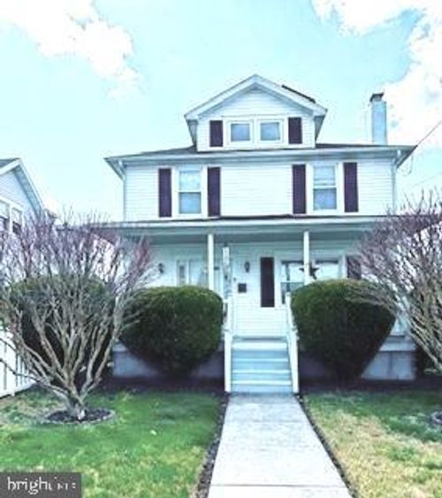 8 Illinois Ave, BURLINGTON TOWNSHIP, NJ, 08016-1118 | Card Image