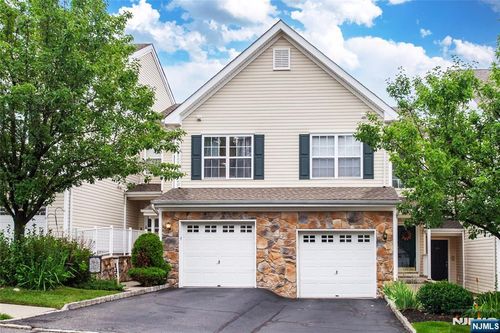 145 Mountainside Dr, Pompton Lakes, NJ, 07442-1757 | Card Image