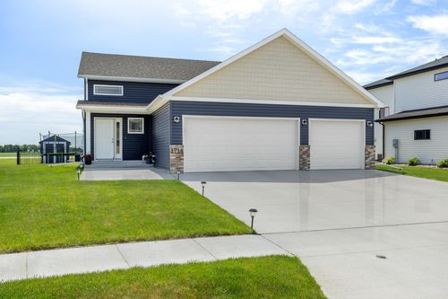 1714 75th Ave S, Fargo, ND, 58104-7789 | Card Image