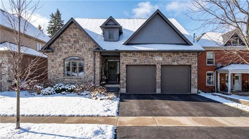 219 Walker St, Cambridge, ON, N3C2C4 | Card Image