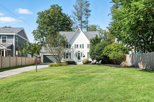 40 Courtland St, Nashua, NH, 03064-2135 | Card Image