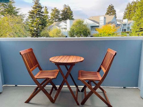 273 Lighthouse Dr, Vallejo, CA, 94590-4030 | Card Image