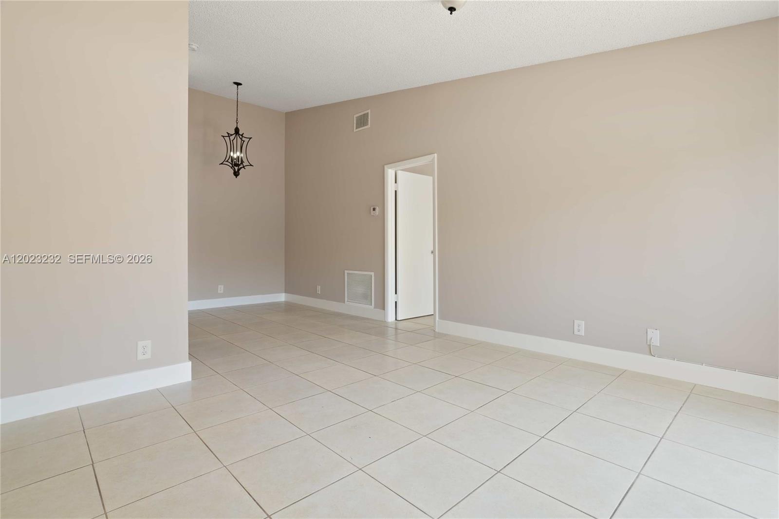 Residential Lease in Sunrise 4
