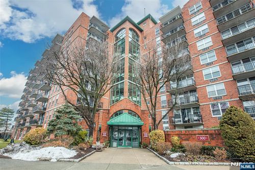 300 Main St, Little Falls, NJ, 07424-1356 | Card Image