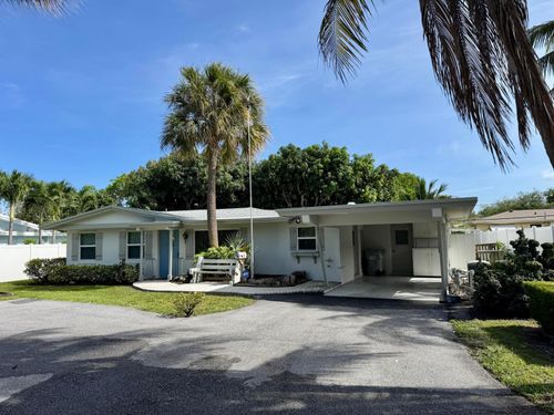 2560 Ne 20th St, Pompano Beach, FL, 33062-3021 | Card Image