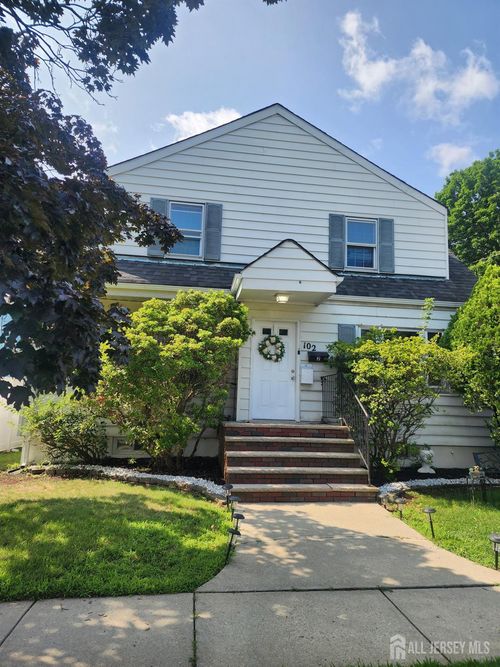 2-102 Wisteria St, Edison, NJ, 08817-4271 | Card Image