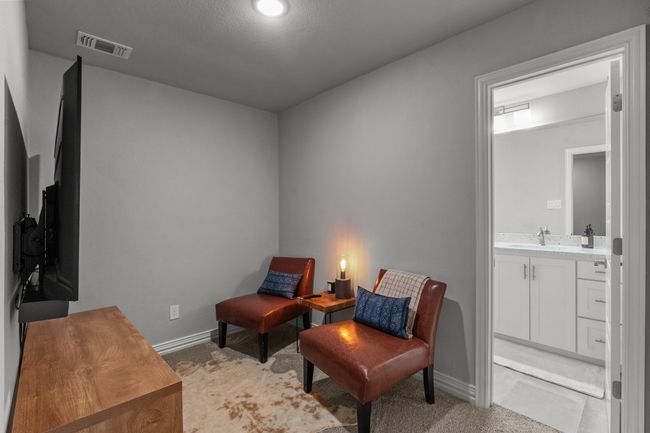 Upstairs Sitting room | Image 25