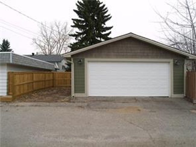 10727 Maplecrest Rd Se, House detached with 3 bedrooms, 3 bathrooms and 3 parking in Calgary AB | Image 23