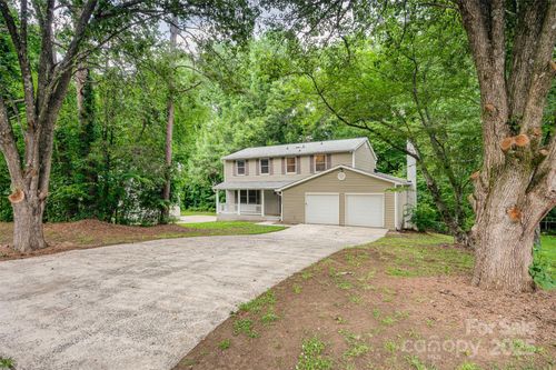 7008 Wannamaker Ln, Charlotte, NC, 28226-8322 | Card Image