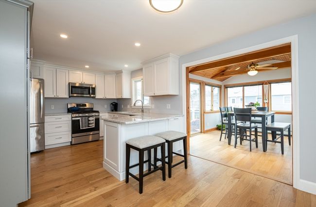 242 Bancroft Ave, House other with 4 bedrooms, 2 bathrooms and 4 parking in Reading MA | Image 7