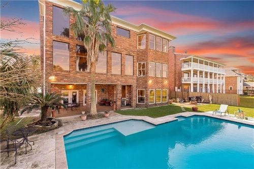 28 Mesa St, Kenner, LA, 70065-1015 | Card Image