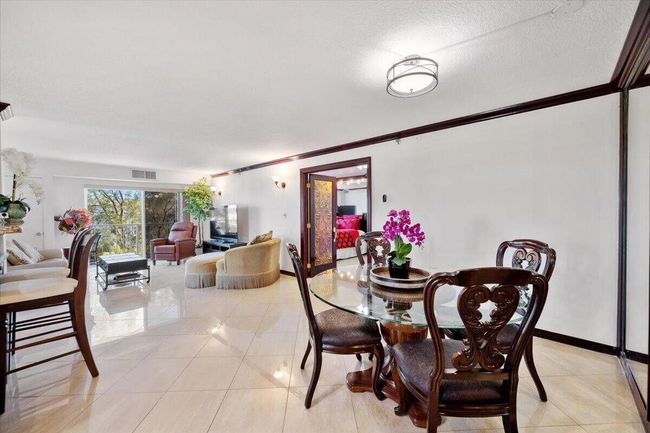 APT-402 - 4505 S Ocean Blvd, Condo with 2 bedrooms, 2 bathrooms and null parking in Highland Beach FL | Image 4