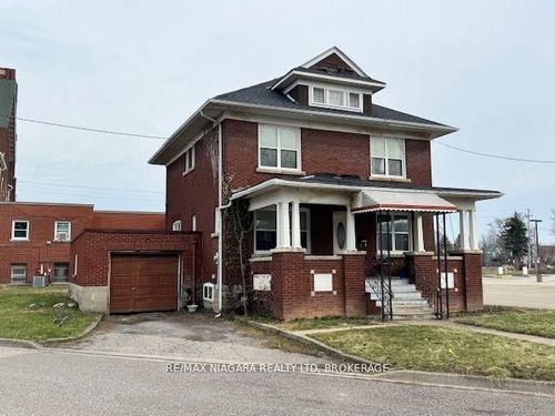 4893 Hunter St, Niagara Falls, ON, L2G3M8 | Card Image