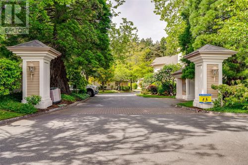 102-510 Marsett Pl, Victoria, BC, V8Z7J1 | Card Image