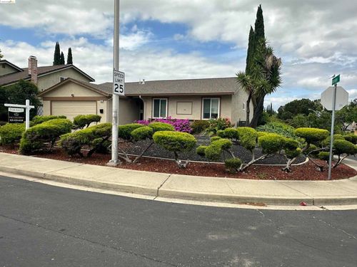 3060 G St, Antioch, CA, 94509-5551 | Card Image