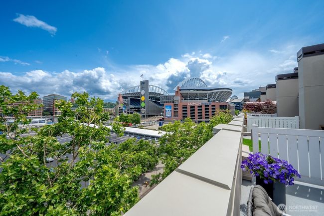 APT-517 - 526 1 St Ave S, Condo with 2 bedrooms, 2 bathrooms and 3 parking in Seattle WA | Image 12