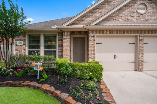 31870 Forest Park Trl, Conroe, TX, 77385-5130 | Card Image