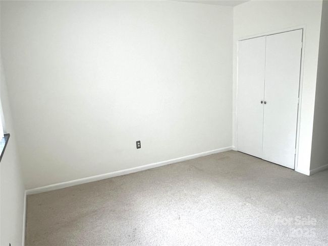BR showing 1 of 2 closets | Image 17