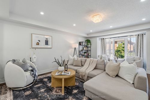 3195 Munson Cres, Burlington, ON, L7M0B9 | Card Image