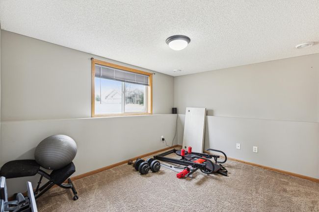 Bed 4 off of Lower Family.jpg | Image 19