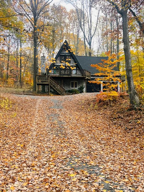 4523 Parkwood Dr, Martinsville, IN, 46151-6023 | Card Image