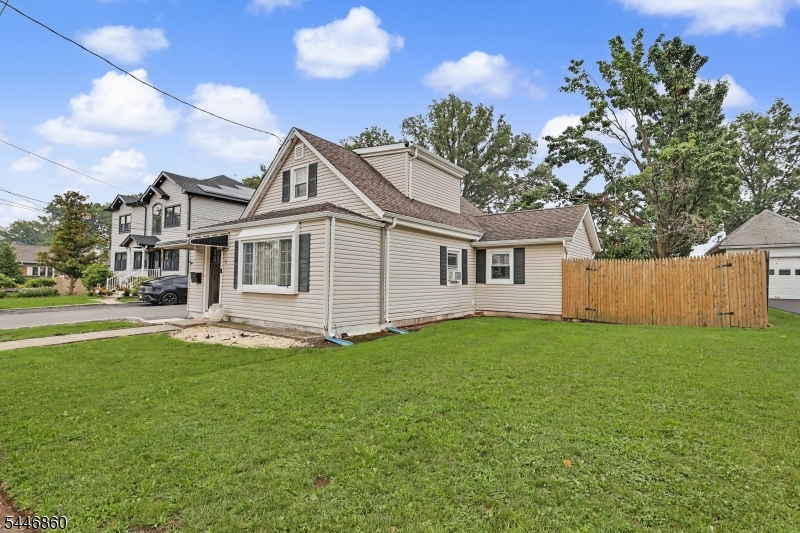 Residential in Woodbridge Twp. 3